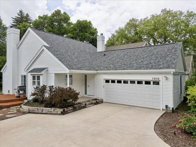 7850 E Oakbrook Circle, Madison, WI 53717