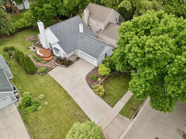 7850 E Oakbrook Circle, Madison, WI 53717