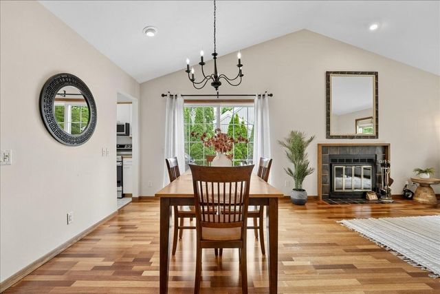7850 E Oakbrook Circle, Madison, WI 53717