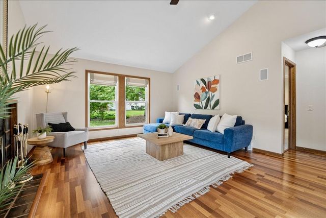 7850 E Oakbrook Circle, Madison, WI 53717
