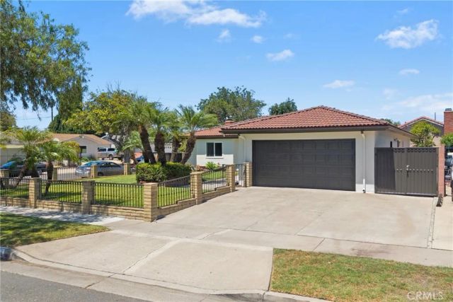 1421 W Hall, Santa Ana, CA 92704