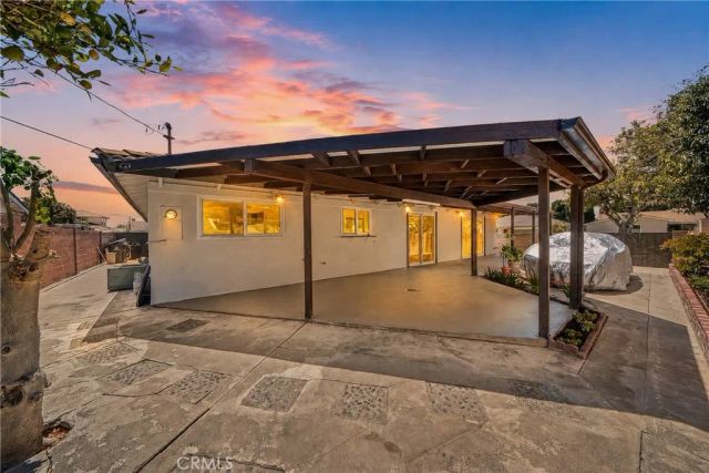 1421 W Hall, Santa Ana, CA 92704