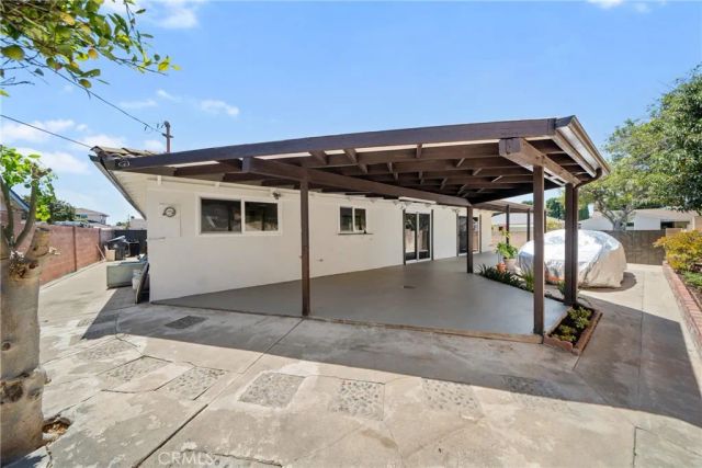 1421 W Hall, Santa Ana, CA 92704