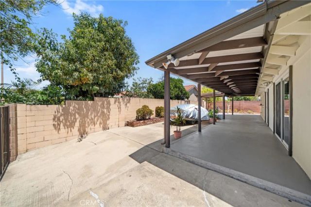 1421 W Hall, Santa Ana, CA 92704