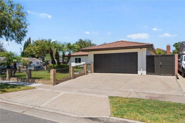 1421 W Hall, Santa Ana, CA 92704