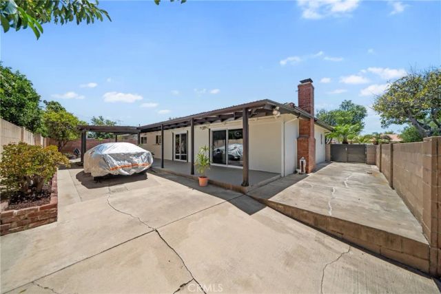 1421 W Hall, Santa Ana, CA 92704