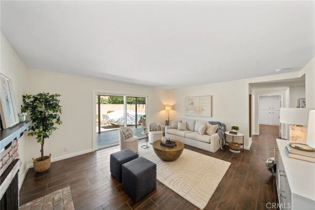 1421 W Hall, Santa Ana, CA 92704