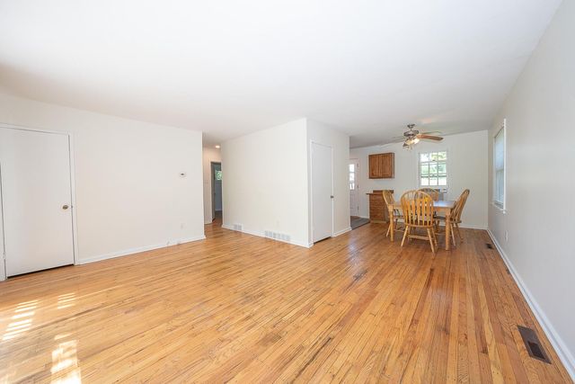 35 EASTWOOD RD, Berwyn, PA 19312