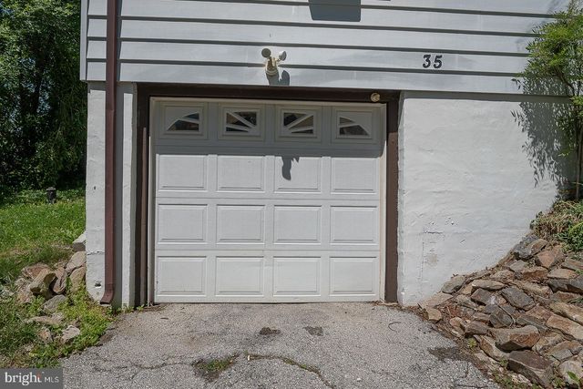 35 EASTWOOD RD, Berwyn, PA 19312