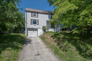 35 EASTWOOD RD, Berwyn, PA 19312