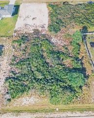 2806 54th Street W, Lehigh Acres, FL 33971