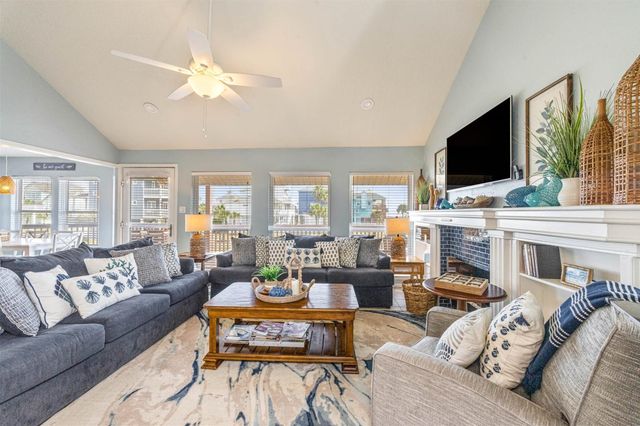 4119 Courageous Lane, Galveston, TX 77554