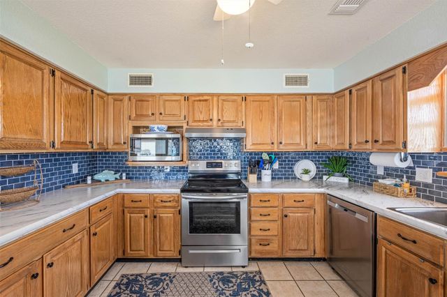 4119 Courageous Lane, Galveston, TX 77554