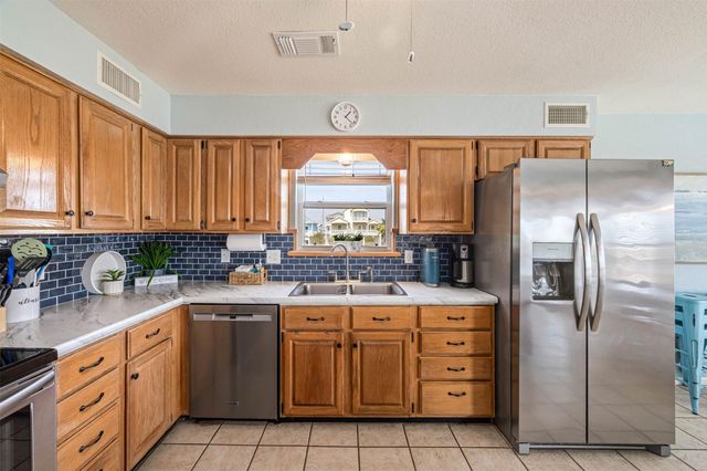 4119 Courageous Lane, Galveston, TX 77554