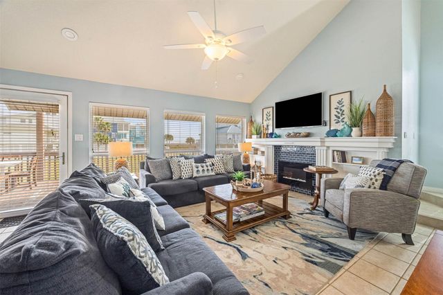 4119 Courageous Lane, Galveston, TX 77554