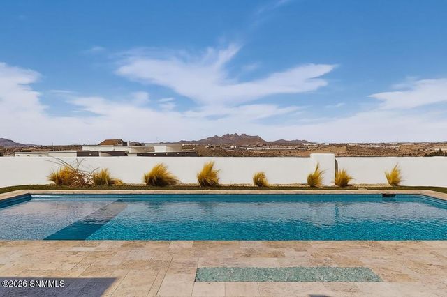 2135 Sedona Hills Parkway, Las Cruces, NM 88011