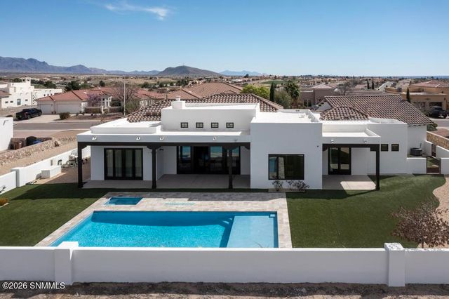 2135 Sedona Hills Parkway, Las Cruces, NM 88011