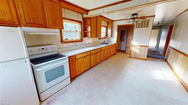 2066 Cross RD, Hayes, VA 23072