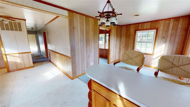 2066 Cross RD, Hayes, VA 23072