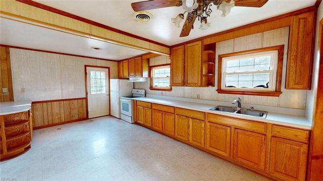 2066 Cross RD, Hayes, VA 23072