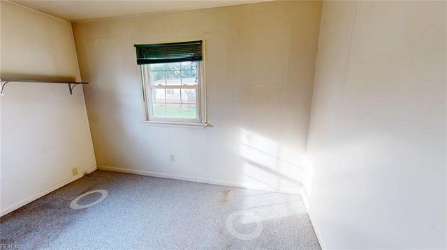 2066 Cross RD, Hayes, VA 23072