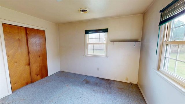 2066 Cross RD, Hayes, VA 23072