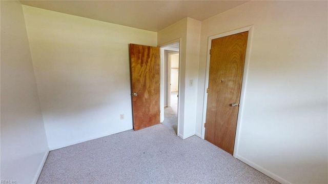 2066 Cross RD, Hayes, VA 23072