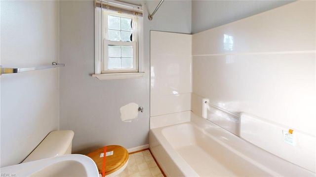 2066 Cross RD, Hayes, VA 23072