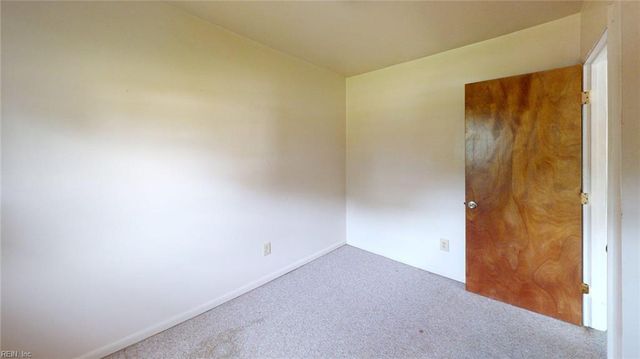 2066 Cross RD, Hayes, VA 23072