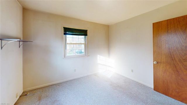 2066 Cross RD, Hayes, VA 23072