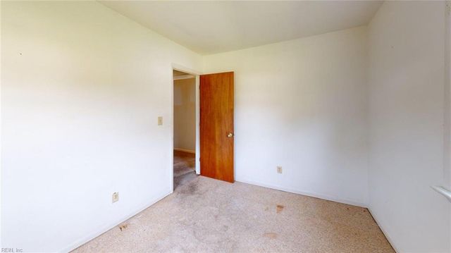 2066 Cross RD, Hayes, VA 23072