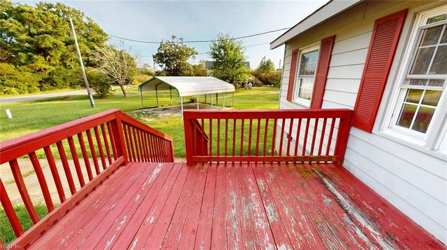 2066 Cross RD, Hayes, VA 23072