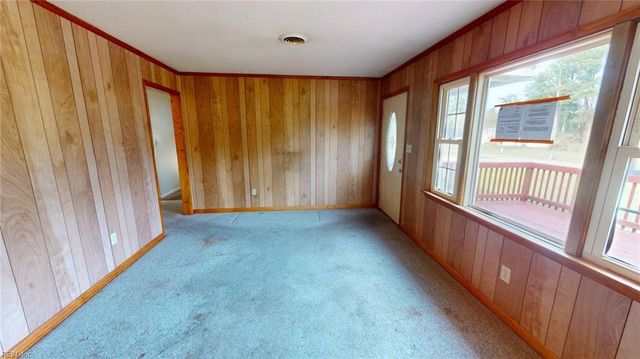 2066 Cross RD, Hayes, VA 23072