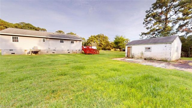 2066 Cross RD, Hayes, VA 23072