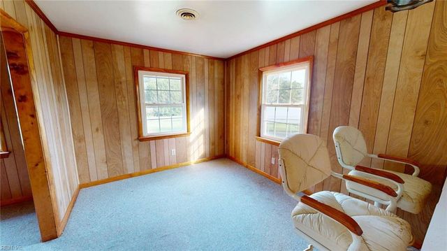 2066 Cross RD, Hayes, VA 23072