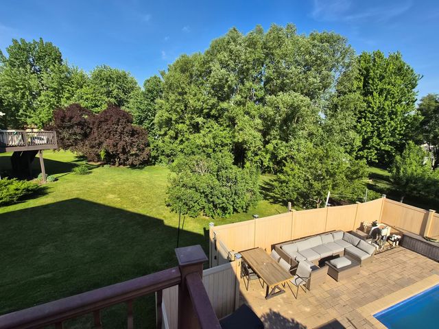 110 FALCON Way, Poplar Grove, IL 61065