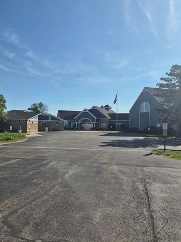 110 FALCON Way, Poplar Grove, IL 61065