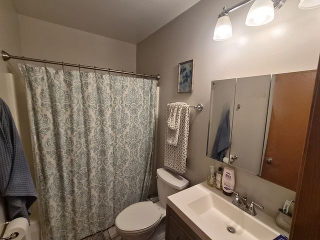 110 FALCON Way, Poplar Grove, IL 61065