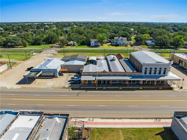 404 Main, Calvert, TX 77837