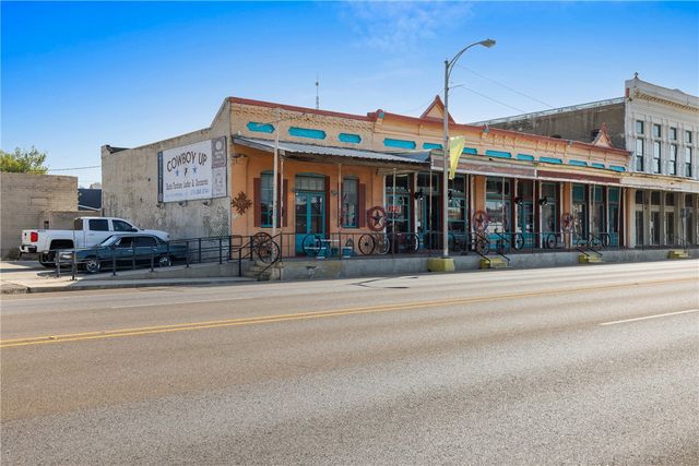 404 Main, Calvert, TX 77837