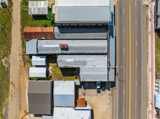404 Main, Calvert, TX 77837