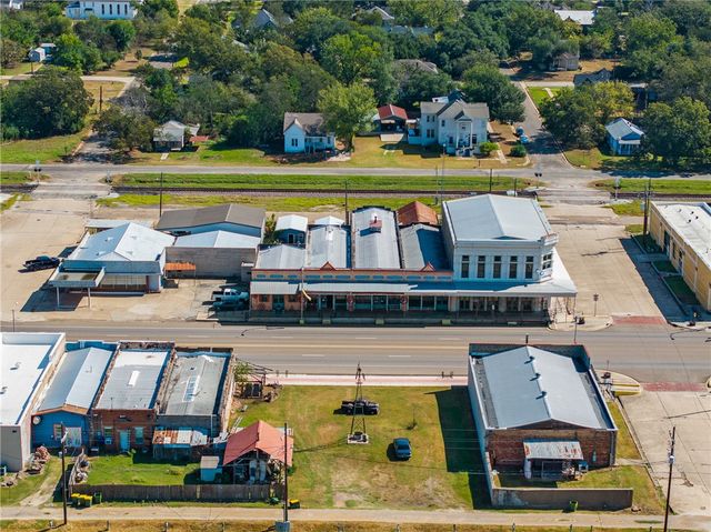 404 Main, Calvert, TX 77837