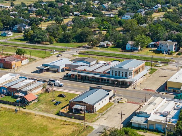 404 Main, Calvert, TX 77837