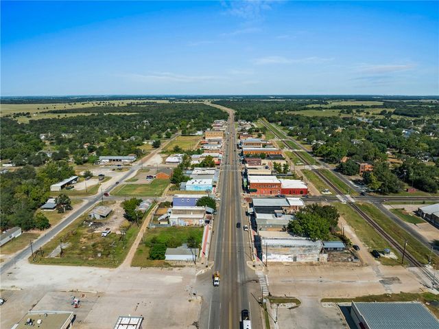 404 Main, Calvert, TX 77837