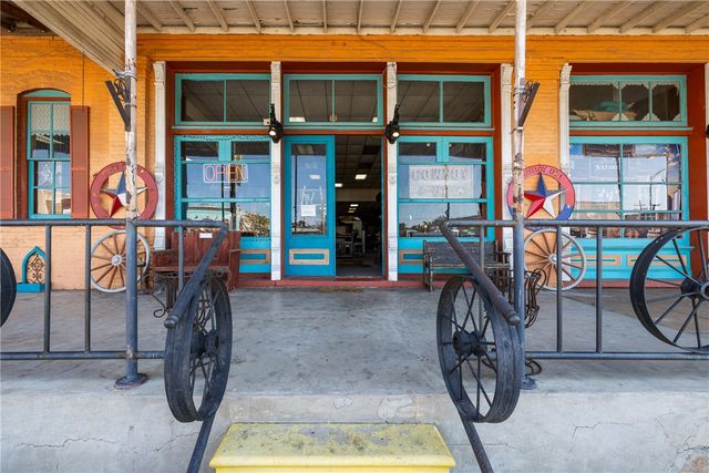 404 Main, Calvert, TX 77837