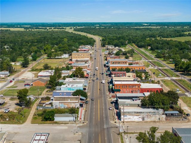404 Main, Calvert, TX 77837