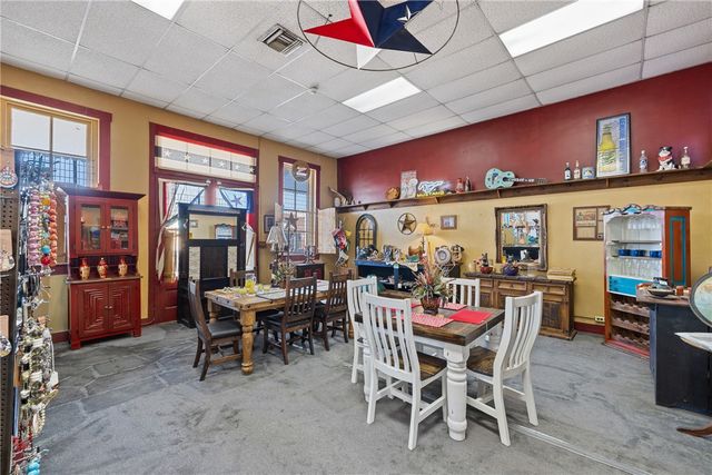 404 Main, Calvert, TX 77837