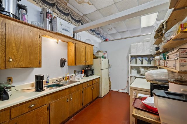 404 Main, Calvert, TX 77837