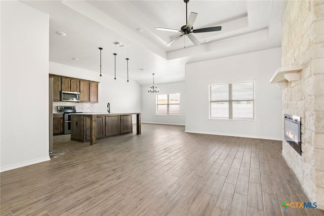 604 Dred Roger Circle, Killeen, TX 76542