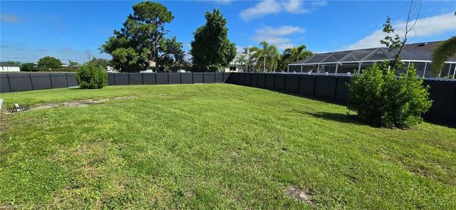11 SW 18th PL, Cape Coral, FL 33991